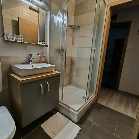 Guest house Haler 3*